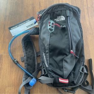 The North Face Junction Hydration Bladder Pack Backpack Hiking Trekking Trail